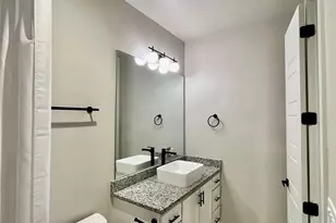 251 S Mill St, Lewisville, TX 75057 - Photo 23