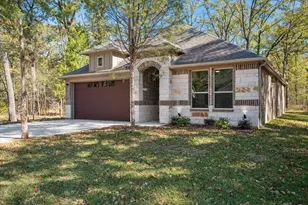 208 Driftwood Dr, Trinidad, TX 75163 - Photo 1