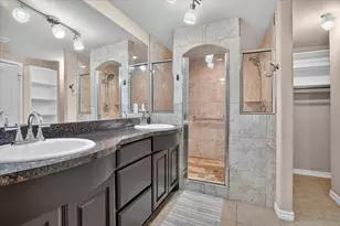 3813 N Eugene Ct, Irving, TX 75062 - Photo 27