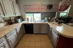 2304 Chinaberry Dr, Bedford, TX 76021 - Photo 5