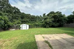 2304 Chinaberry Dr, Bedford, TX 76021 - Photo 11