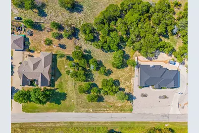8032 Leven Links Street, Cleburne, TX 76033 - Photo 3