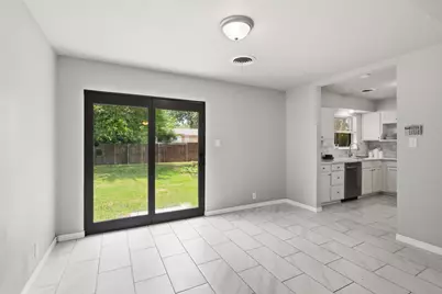 2114 Brookshire Street, Arlington, TX 76010 - Photo 9