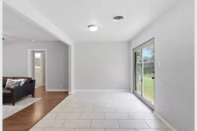 2114 Brookshire Street, Arlington, TX 76010 - Photo 7