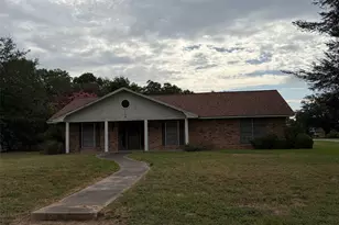 609 S Ross Ave, Mexia, TX 76667 - Photo 1