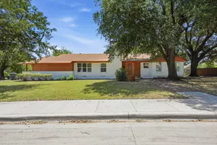 2626 Crest Ave, Dallas, TX 75216 - Photo 1