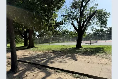 716 Blaylock Drive, Dallas, TX 75203 - Photo 3