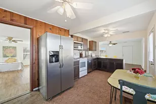 1823 N Crockett St, Sherman, TX 75092 - Photo 3