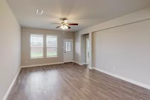 436 Dunmore Dr, Fort Worth, TX 76052 - Photo 3