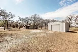151 Country Club Dr, Nocona, TX 76255 - Photo 23
