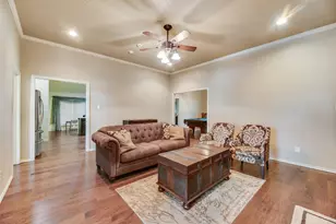 2921 Oakridge Dr, Hurst, TX 76054 - Photo 7