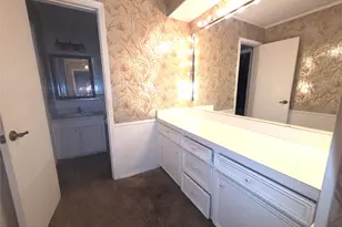 1908 Brookview Dr, Arlington, TX 76010 - Photo 9
