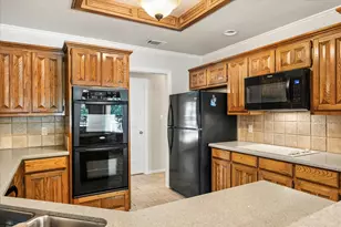 105 Casas Del Sur St, Granbury, TX 76049 - Photo 17