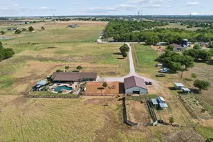 481 Co Rd 205, Valley View, TX 76272 - Photo 3