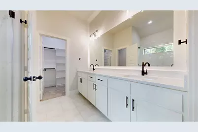 5624 Hiett Court, Fort Worth, TX 76112 - Photo 11