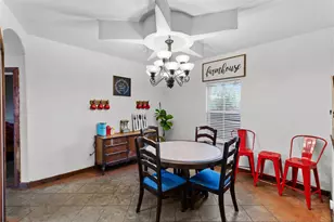 105 E Linden St, Ennis, TX 75119 - Photo 9