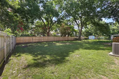709 Lipscomb Street, Bonham, TX 75418 - Photo 31