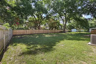 709 Lipscomb St, Bonham, TX 75418 - Photo 31
