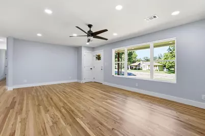 709 Lipscomb Street, Bonham, TX 75418 - Photo 13