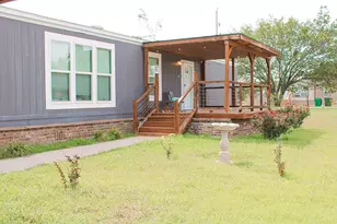8529 Weems Estate Dr, Granbury, TX 76048 - Photo 3