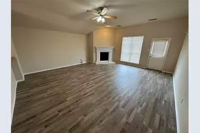 3164 Guadaloupe, Grand Prairie, TX 75054 - Photo 9