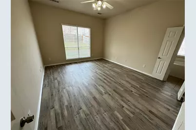3164 Guadaloupe, Grand Prairie, TX 75054 - Photo 11