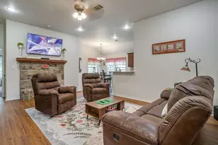 216 Lovers Path Dr, Springtown, TX 76082 - Photo 3