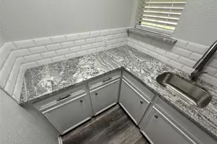 5501 Grantmont Dr, Arlington, TX 76016 - Photo 5