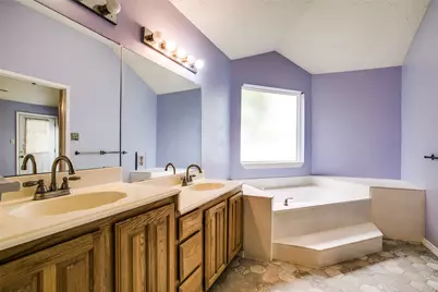 2110 Wedgewood Drive, Grapevine, TX 76051 - Photo 11