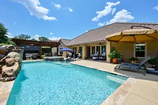 1104 Catalina Bay Blvd, Granbury, TX 76048 - Photo 5