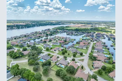 1104 Catalina Bay Boulevard, Granbury, TX 76048 - Photo 39