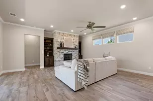 2407 Vineyard Dr, Granbury, TX 76048 - Photo 15
