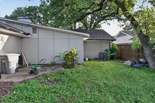 10434 Castlerock Dr, Dallas, TX 75217 - Photo 19
