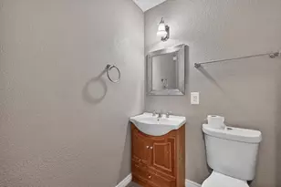 10434 Castlerock Dr, Dallas, TX 75217 - Photo 15