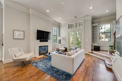 425 S Cesar Chavez Boulevard, Dallas, TX 75201 - Photo 3