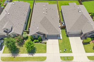 3925 Sunflower Dr, Aubrey, TX 76227 - Photo 35