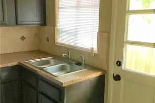 932 Harlandale Ave, Dallas, TX 75216 - Photo 7