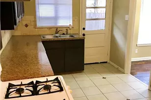 932 Harlandale Ave, Dallas, TX 75216 - Photo 5