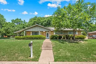 1332 Brookside Dr, Hurst, TX 76053 - Photo 1