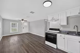 141 N Dobson St, Burleson, TX 76028 - Photo 5