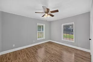 141 N Dobson St, Burleson, TX 76028 - Photo 17