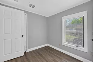 141 N Dobson St, Burleson, TX 76028 - Photo 21