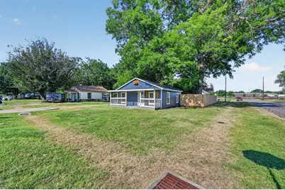 141 N Dobson Street, Burleson, TX 76028 - Photo 21