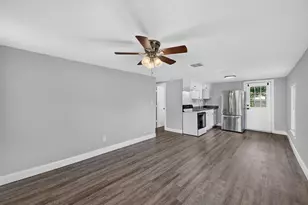 141 N Dobson St, Burleson, TX 76028 - Photo 9