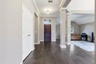 908 Chapel Dr, Denton, TX 76205 - Photo 3