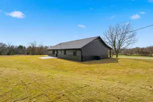 2303 Pilgrim Ln, Lorena, TX 76655 - Photo 27