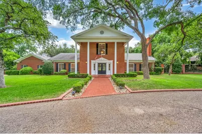 2825 Lake Air Drive, Waco, TX 76710 - Photo 3