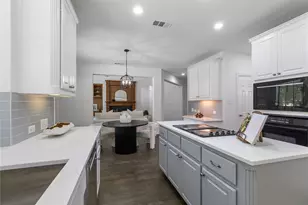 700 Crown Ct, Keller, TX 76248 - Photo 3