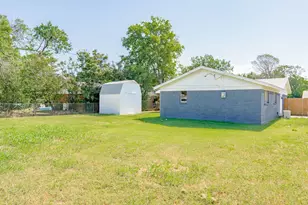 2717 Birch Park Dr, Richland Hills, TX 76118 - Photo 13