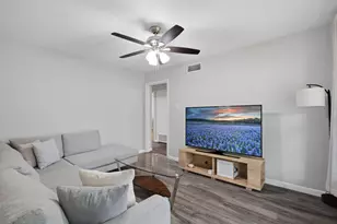 1413 N Wharton St, Sherman, TX 75092 - Photo 5